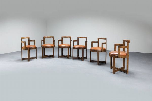 SCARPA AFRA E TOBIA  nello stile di : Sei poltroncine con struttura in legno massello e rivestimenti in pelle. Anni '60 cm 80x55  - Asta Design e illuminazione - Associazione Nazionale - Case d'Asta italiane