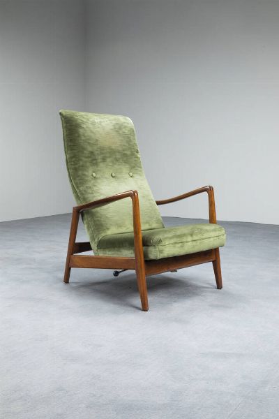 CASSINA : Poltrona con struttura in legno  imbottitura rivestita in tessuto. Realizzata per l'Hotel Parco dei Principi Anni '50 cm 101x70x80  - Asta Design e illuminazione - Associazione Nazionale - Case d'Asta italiane