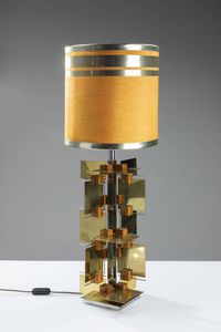 SCIOLARI - Lampada da tavolo in ottone con inserti in legno. Anni '70 h cm 91