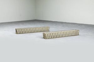 PRODUZIONE ITALIANA - Coppia di fioriere in ottone e metallo. Anni '50 cm 95x15