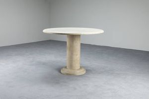 PRODUZIONE ITALIANA - Tavolo da centro in travertino levigato con sostegno centrale. Anni '70 cm 75x105