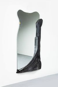 GIAN PAOLO ZALTRON - Specchio in legno scultoreo realizzato per dimora privata. Anni '60 h cm 170