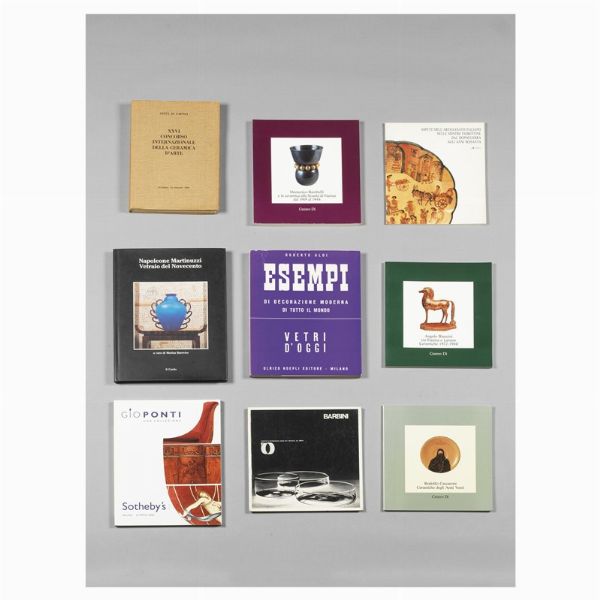 Nove volumi riguardanti vetri e ceramiche del &lsquo;900  - Asta Design e Arti Decorative del '900 - Associazione Nazionale - Case d'Asta italiane