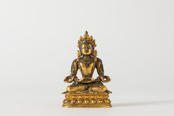 Scultura in bronzo dorato raffigurante Buddha. Tibet, secolo XIX  - Asta Arte orientale / 东方艺术 - Associazione Nazionale - Case d'Asta italiane