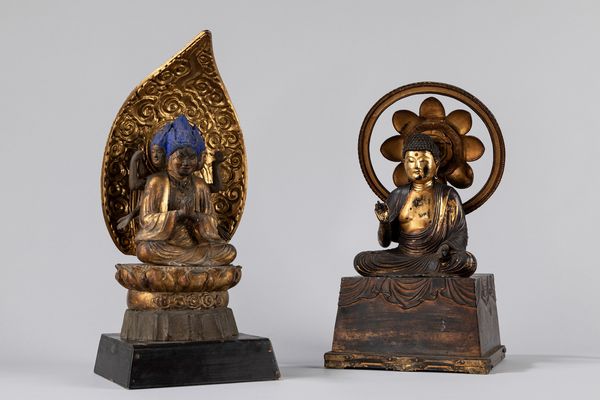 Due sculture raffiguranti divinit. Giappone, secolo XIX  - Asta Arte orientale / 东方艺术 - Associazione Nazionale - Case d'Asta italiane