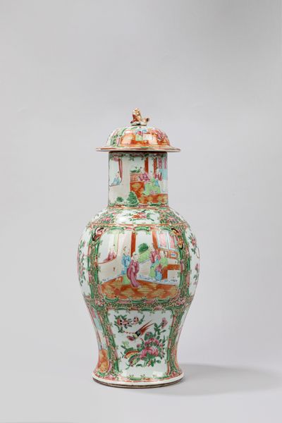 Vaso con coperchio in porcellana Canton . Cina, fine XIX secolo  - Asta Arte orientale / 东方艺术 - Associazione Nazionale - Case d'Asta italiane