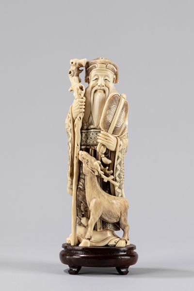 Scultura in avorio. Cina, inizio secolo XX  - Asta Arte orientale / 东方艺术 - Associazione Nazionale - Case d'Asta italiane