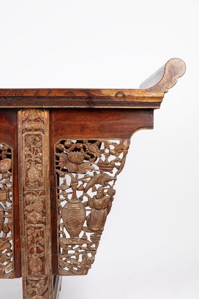 Grande tavolo da parete in legno di olmo. Cina, fine dinastia Qing  - Asta Arte orientale / 东方艺术 - Associazione Nazionale - Case d'Asta italiane