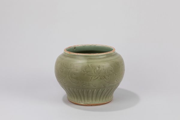 Vaso Longquan celadon. Cina, dinastia Ming, secolo XV/XVI  - Asta Arte orientale / 东方艺术 - Associazione Nazionale - Case d'Asta italiane