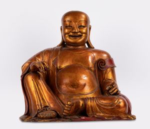 Grande scultura raffigurante Budai sorridente. Cina, dinastia Qing (1644-1911)  - Asta Arte orientale / 东方艺术 - Associazione Nazionale - Case d'Asta italiane