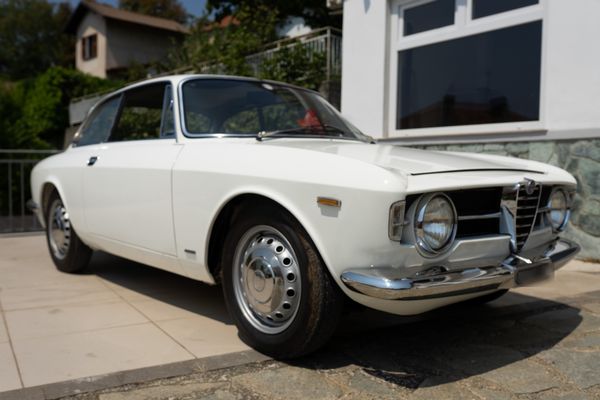 Alfa Romeo : GT 1300 Junior  - Asta Automobili da collezione - Associazione Nazionale - Case d'Asta italiane