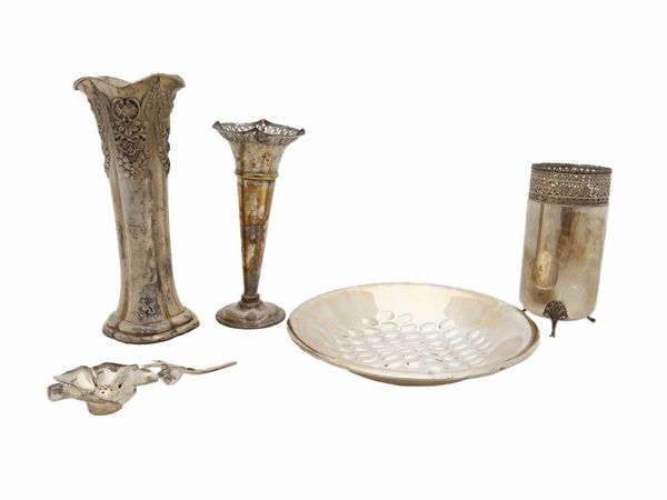 Lotto di curiosit� in argento e metallo argentato  - Asta L'arte di arredare - Associazione Nazionale - Case d'Asta italiane