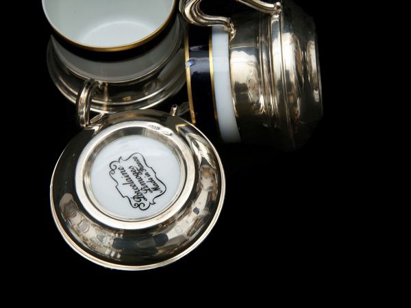 Serie di sei tazzine da caff� in argento e porcellana  - Asta L'arte di arredare - Associazione Nazionale - Case d'Asta italiane