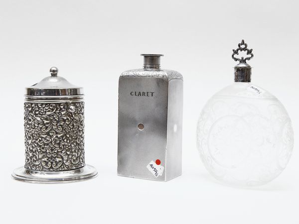 Lotto di curiosit� in metallo argentato  - Asta L'arte di arredare - Associazione Nazionale - Case d'Asta italiane