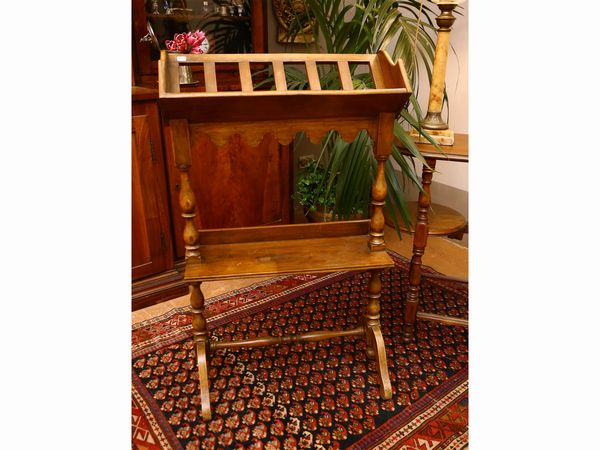 �tag�re porta libri in noce  - Asta L'arte di arredare - Associazione Nazionale - Case d'Asta italiane