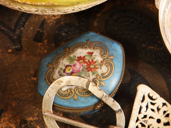 Lotto di curiosit�  - Asta L'arte di arredare - Associazione Nazionale - Case d'Asta italiane