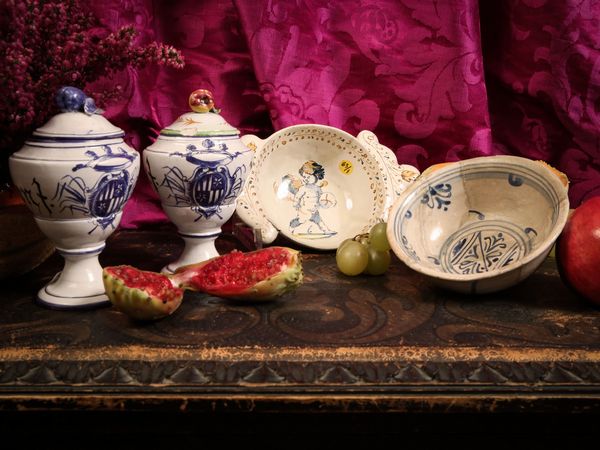 Lotto di curiosit� in terraglia  - Asta L'arte di arredare - Associazione Nazionale - Case d'Asta italiane