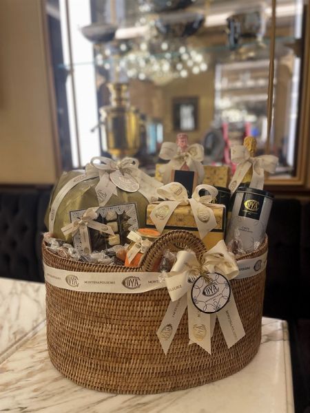 Cesto Assortito Pasticceria Cova  - Asta Pandolfini per Amici di URI - Asta Benefica per Sostenere la Ricerca Scientifica Urologica - Associazione Nazionale - Case d'Asta italiane