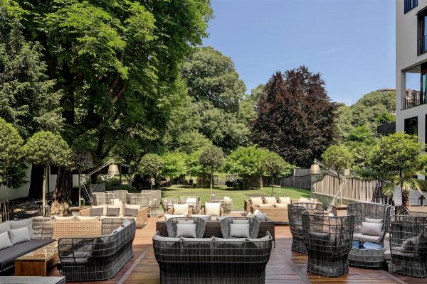 Bvlgari Hotel Milano  - Asta Pandolfini per Amici di URI - Asta Benefica per Sostenere la Ricerca Scientifica Urologica - Associazione Nazionale - Case d'Asta italiane