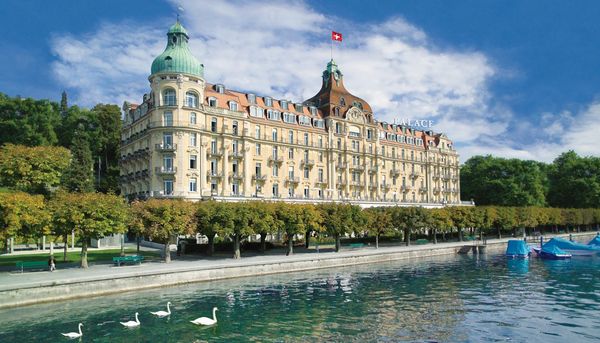 Mandarin Oriental Luzern  - Asta Pandolfini per Amici di URI - Asta Benefica per Sostenere la Ricerca Scientifica Urologica - Associazione Nazionale - Case d'Asta italiane