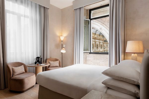 Park Hyatt Milano  - Asta Pandolfini per Amici di URI - Asta Benefica per Sostenere la Ricerca Scientifica Urologica - Associazione Nazionale - Case d'Asta italiane