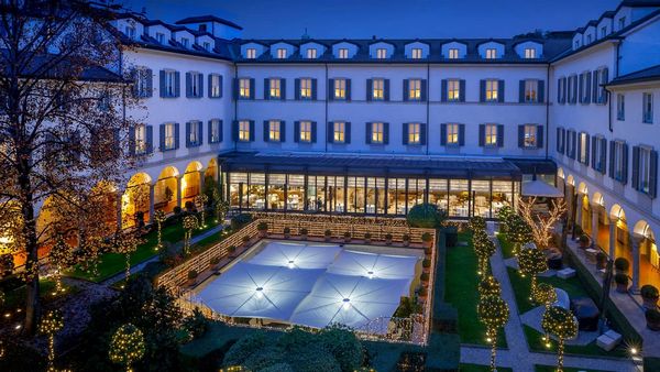 Four Seasons Hotel Milano  - Asta Pandolfini per Amici di URI - Asta Benefica per Sostenere la Ricerca Scientifica Urologica - Associazione Nazionale - Case d'Asta italiane