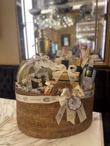 Cesto Assortito Pasticceria Cova  - Asta Pandolfini per Amici di URI - Asta Benefica per Sostenere la Ricerca Scientifica Urologica - Associazione Nazionale - Case d'Asta italiane