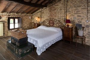 Borgo Santuletta Agriturismo di Charme Casa Vinicola - Santa Giulietta (Pavia)  - Asta Pandolfini per Amici di URI - Asta Benefica per Sostenere la Ricerca Scientifica Urologica - Associazione Nazionale - Case d'Asta italiane