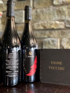 Luna Rossa Vigne Vecchie Caminella 2015  - Asta Pandolfini per Amici di URI - Asta Benefica per Sostenere la Ricerca Scientifica Urologica - Associazione Nazionale - Case d'Asta italiane