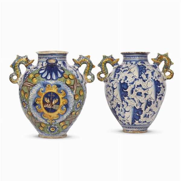 COPPIA DI ORCIOLI, MONTELUPO, 1640-1660 CIRCA  - Asta Arte � ricerca | Dipinti sculture e oggetti d'arte da una raccolta fiorentina  - Associazione Nazionale - Case d'Asta italiane