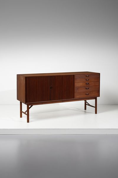 PETER HVIDT E ORLA MLGAARD-NIELSEN : Credenza per Soborg Mobler  - Asta Asta 383 | DESIGN E ARTI DECORATIVE DEL NOVECENTO - FINE DESIGN Tradizionale - Associazione Nazionale - Case d'Asta italiane