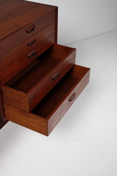 PETER HVIDT E ORLA MLGAARD-NIELSEN : Credenza per Soborg Mobler  - Asta Asta 383 | DESIGN E ARTI DECORATIVE DEL NOVECENTO - FINE DESIGN Tradizionale - Associazione Nazionale - Case d'Asta italiane