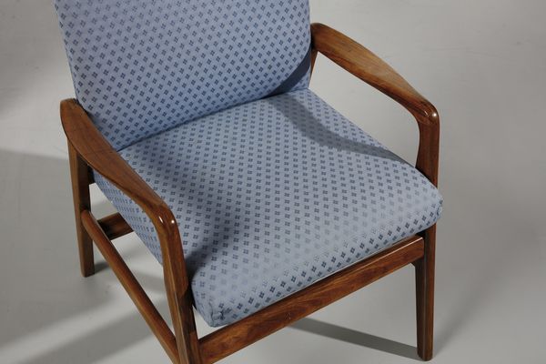 BRUK ARNESTAD : Quattro poltrone  - Asta Asta 383 | DESIGN E ARTI DECORATIVE DEL NOVECENTO - FINE DESIGN Tradizionale - Associazione Nazionale - Case d'Asta italiane