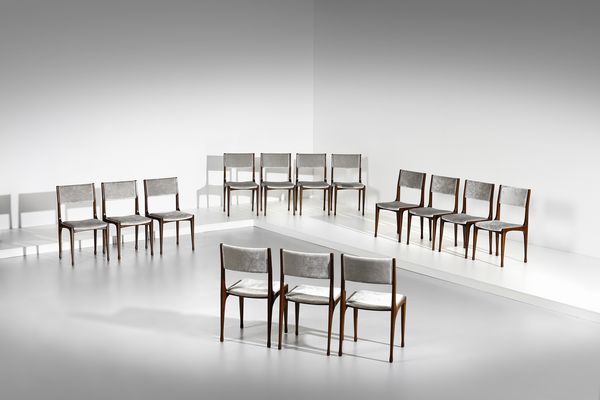 DE CARLI CARLO (1910 - 1999) : Quattordici sedie 693  per Figli di Amedeo Cassina, Meda  - Asta Asta 383 | DESIGN E ARTI DECORATIVE DEL NOVECENTO - FINE DESIGN Tradizionale - Associazione Nazionale - Case d'Asta italiane