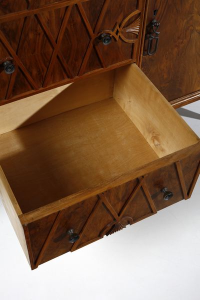 BUZZI TOMASO (1900 - 1981) : Credenza  - Asta Asta 383 | DESIGN E ARTI DECORATIVE DEL NOVECENTO - FINE DESIGN Tradizionale - Associazione Nazionale - Case d'Asta italiane