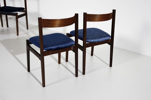 FRATTINI GIANFRANCO (1926 - 2004) : Dodici sedie 101 per Cassina  - Asta Asta 383 | DESIGN E ARTI DECORATIVE DEL NOVECENTO - FINE DESIGN Tradizionale - Associazione Nazionale - Case d'Asta italiane