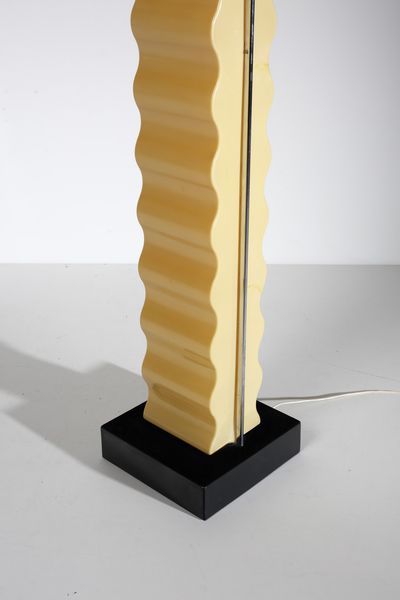 SOTTSASS ETTORE (1917 - 2007) : Lampada da terra Cometa per Design Centre  - Asta Asta 383 | DESIGN E ARTI DECORATIVE DEL NOVECENTO - FINE DESIGN Tradizionale - Associazione Nazionale - Case d'Asta italiane