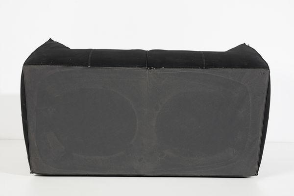 BELLINI MARIO (n. 1935) : Divano Le Bambole per B&B  - Asta Asta 383 | DESIGN E ARTI DECORATIVE DEL NOVECENTO - FINE DESIGN Tradizionale - Associazione Nazionale - Case d'Asta italiane