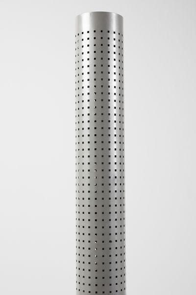 THUN MATTEO (n. 1952) : Lampada da terra Chicago Tribune per Bieffeplast  - Asta Asta 383 | DESIGN E ARTI DECORATIVE DEL NOVECENTO - FINE DESIGN Tradizionale - Associazione Nazionale - Case d'Asta italiane