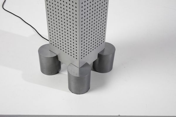 THUN MATTEO (n. 1952) : Lampada da terra Zerodue per Bieffeplast  - Asta Asta 383 | DESIGN E ARTI DECORATIVE DEL NOVECENTO - FINE DESIGN Tradizionale - Associazione Nazionale - Case d'Asta italiane