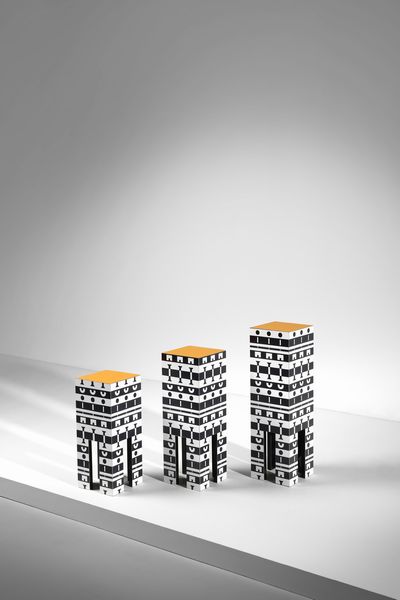 MENDINI ALESSANDRO (1931 - 2019) : Tre sgabelli Ollo per Museo Alchimia  - Asta Asta 383 | DESIGN E ARTI DECORATIVE DEL NOVECENTO - FINE DESIGN Tradizionale - Associazione Nazionale - Case d'Asta italiane