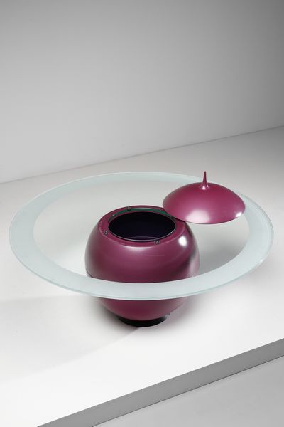 MENDINI ALESSANDRO (1931 - 2019) : Tavolino da salotto Acubens collezione I Soli per New Alchimia  - Asta Asta 383 | DESIGN E ARTI DECORATIVE DEL NOVECENTO - FINE DESIGN Tradizionale - Associazione Nazionale - Case d'Asta italiane