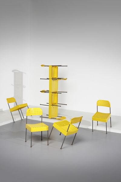 MARI ENZO (n. 1932) : Otto sedie BOX per Anonima Castelli (BO)  - Asta Asta 383 | DESIGN E ARTI DECORATIVE DEL NOVECENTO - FINE DESIGN Tradizionale - Associazione Nazionale - Case d'Asta italiane