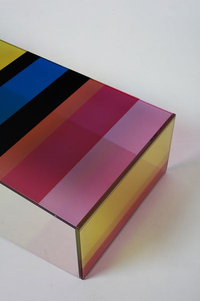 LISSONI PIERO (n. 1956) : Tavolino da salotto The Dark Side of The Moon per Glas Italia  - Asta Asta 383 | DESIGN E ARTI DECORATIVE DEL NOVECENTO - FINE DESIGN Tradizionale - Associazione Nazionale - Case d'Asta italiane