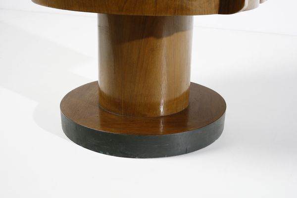 BOTTONI PIERO (1903 - 1973) : attribuito. Poltroncina razionalista  - Asta Asta 383 | DESIGN E ARTI DECORATIVE DEL NOVECENTO - FINE DESIGN Tradizionale - Associazione Nazionale - Case d'Asta italiane