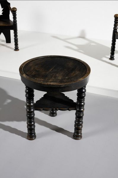 ZOTTI JOSEF (1982 - 1953) : attribuito. Coppia di sedie con tavolino  - Asta Asta 383 | DESIGN E ARTI DECORATIVE DEL NOVECENTO - FINE DESIGN Tradizionale - Associazione Nazionale - Case d'Asta italiane