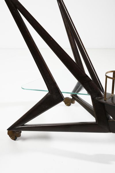 LACCA CESARE (n. 1929) : Raro carrello da servizio Cigno per F.lli Colombo, Cant  - Asta Asta 383 | DESIGN E ARTI DECORATIVE DEL NOVECENTO - FINE DESIGN Tradizionale - Associazione Nazionale - Case d'Asta italiane