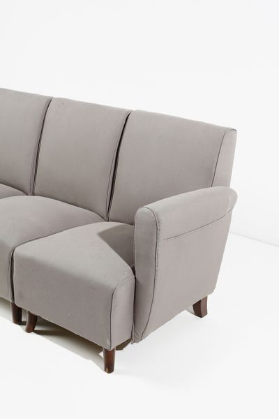 PONTI GIO (1891 - 1979) : Divano  - Asta Asta 383 | DESIGN E ARTI DECORATIVE DEL NOVECENTO - FINE DESIGN Tradizionale - Associazione Nazionale - Case d'Asta italiane