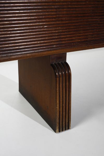 PONTI GIO (1891 - 1979) : Credenza  - Asta Asta 383 | DESIGN E ARTI DECORATIVE DEL NOVECENTO - FINE DESIGN Tradizionale - Associazione Nazionale - Case d'Asta italiane
