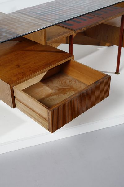RENATO ANGELI & CLAUDIO OLIVIERI : Scrivania  - Asta Asta 383 | DESIGN E ARTI DECORATIVE DEL NOVECENTO - FINE DESIGN Tradizionale - Associazione Nazionale - Case d'Asta italiane